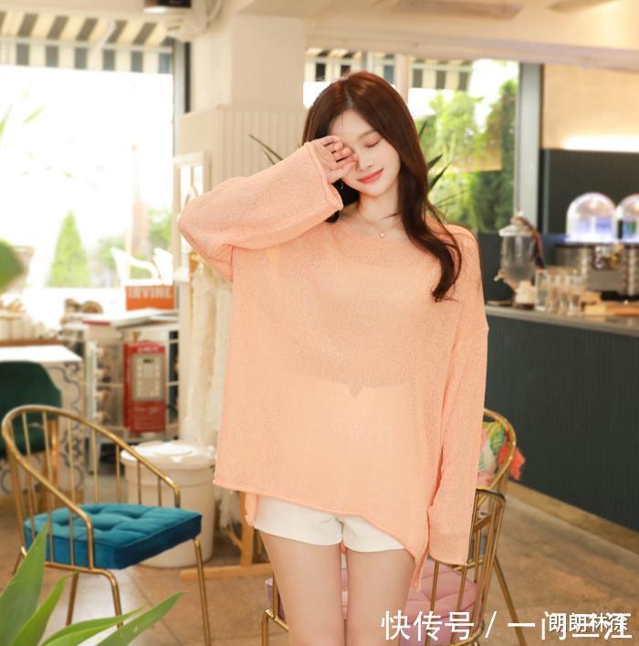 18岁的表妹太甜美了,短裤搭配针织衫,怪不得50多个人追她