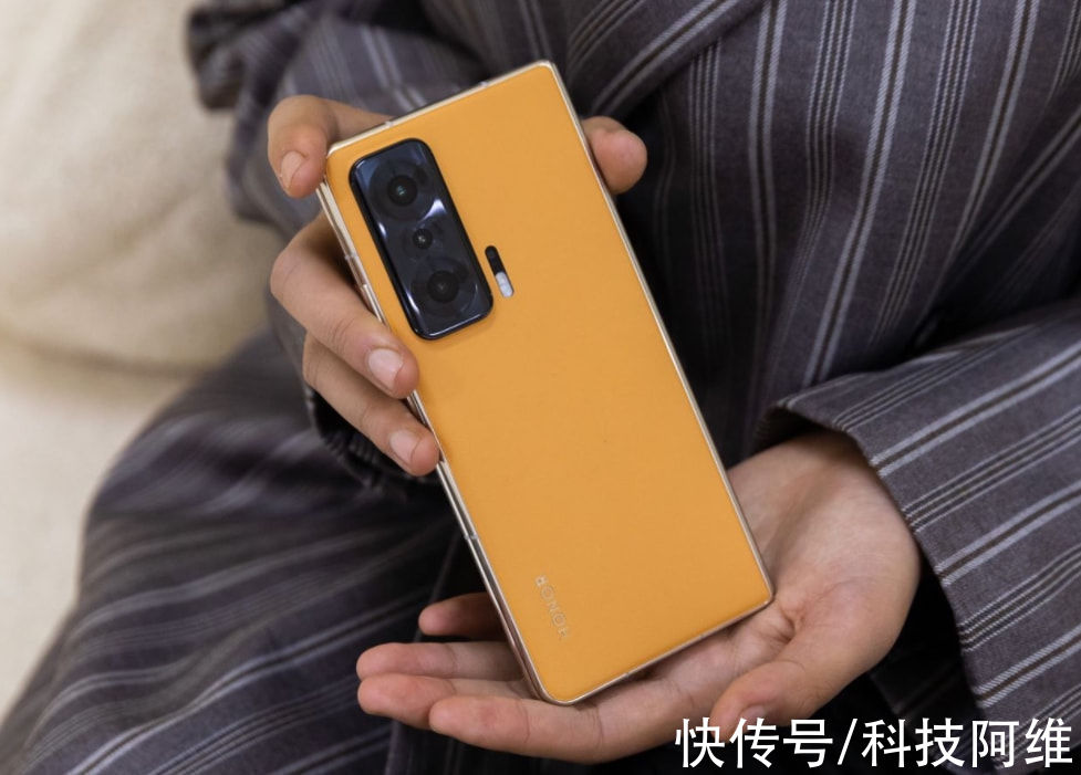 万元机|售价9999元却供不应求，12GB+256GB，三天后再度开售或将快速售罄