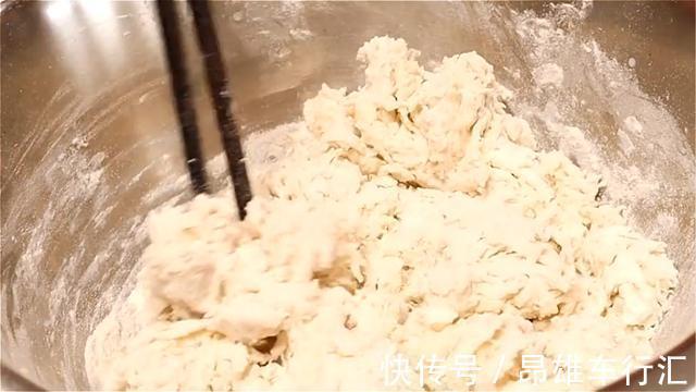 面粉|家里有红薯的试试这样做，上锅一蒸，蓬松暄软，比面包还好吃