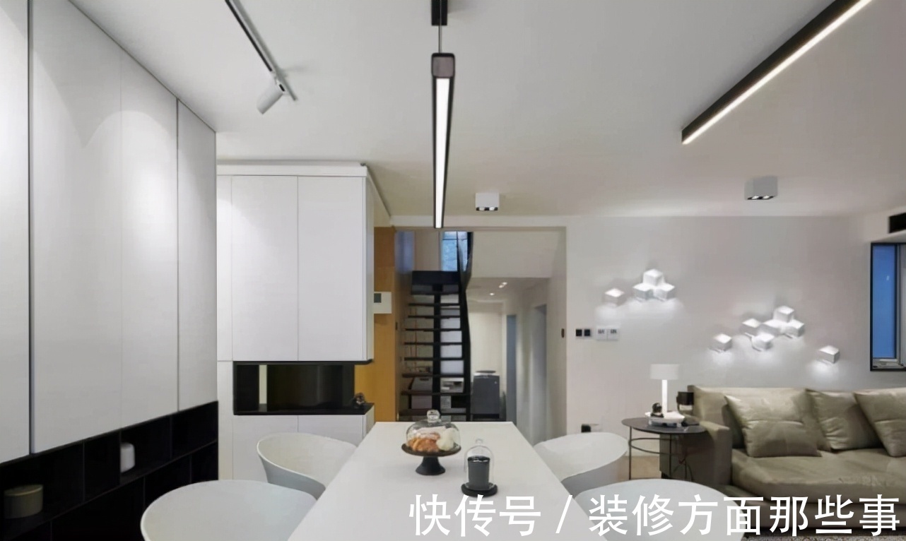 楼梯|113平简约三居室木作储物隔墙兼作鞋柜,亮点都在玄关简洁实用