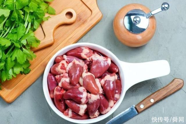 钠离子|男孩缺钙停止发育,身高仅1米,医生怒斥这2种食物别再纵容娃吃