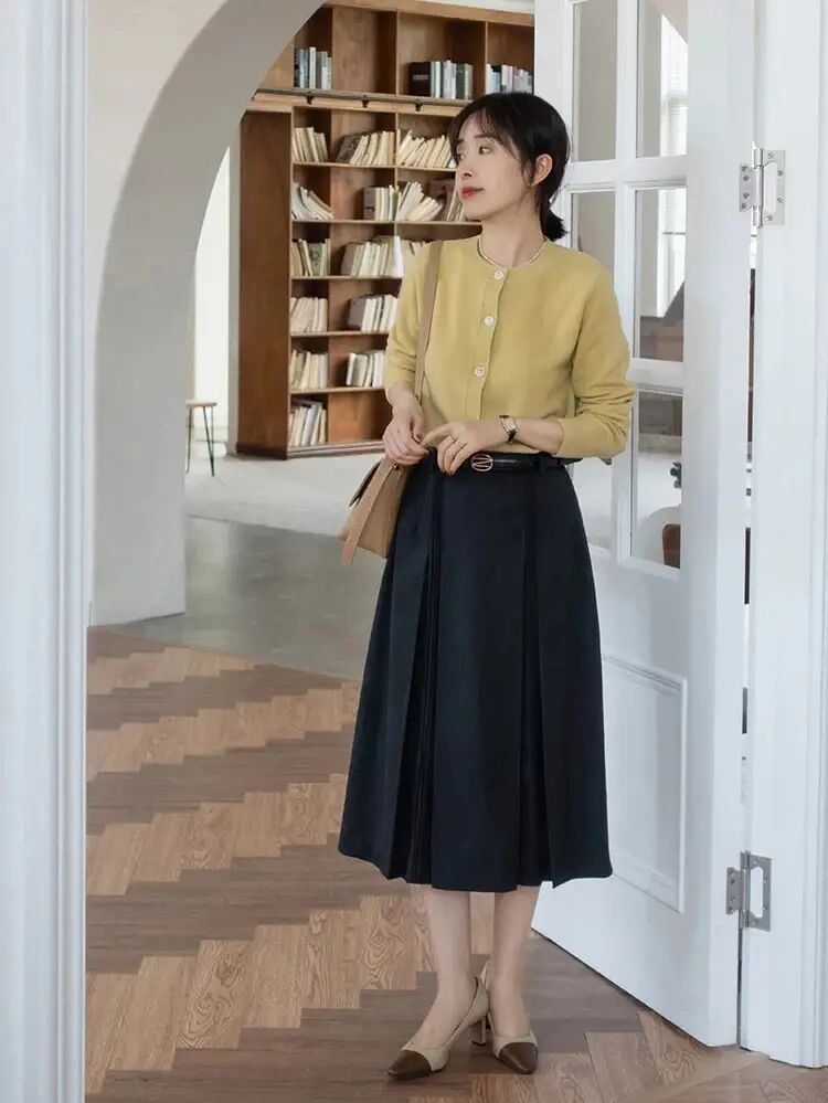 半身裙 秋天,“针织衫”这样穿才洋气,这些穿搭值得借鉴,温柔又时髦