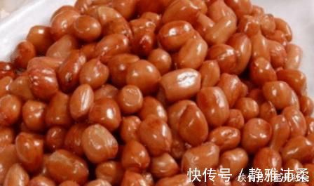 炸花生米,先放油就错了!大厨教你正确做法,香脆美味,不回潮