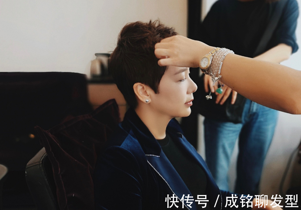 发型|四十的女人,都喜欢剪短刘海和短发?如何知道自己适合什么发型?