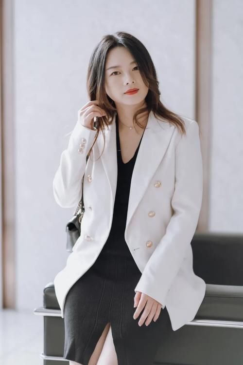 “ 春外套 ”我爱惨了！2021年这么穿，流行极了