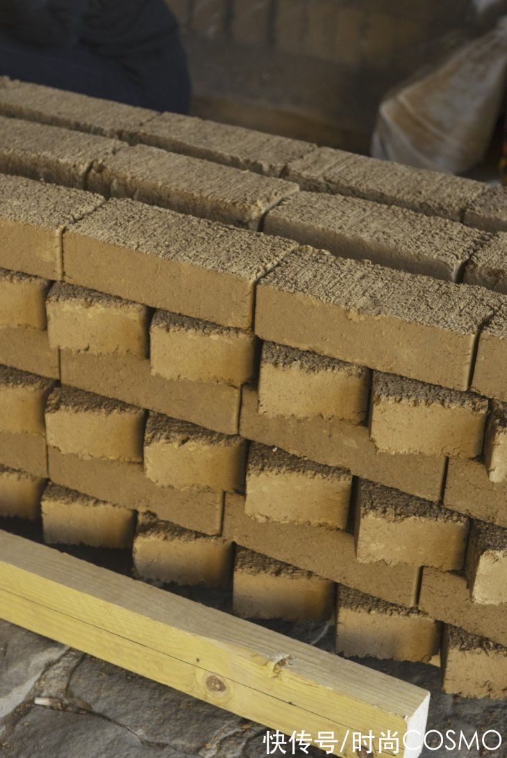 塞纳河畔走秀的Chloé，把长裙走进了我心里|T型台 | 手袋