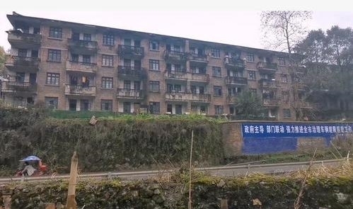 溶洞|湖南一处神奇军工厂，车间建在溶洞里，曾职工上万人如今只剩旧址