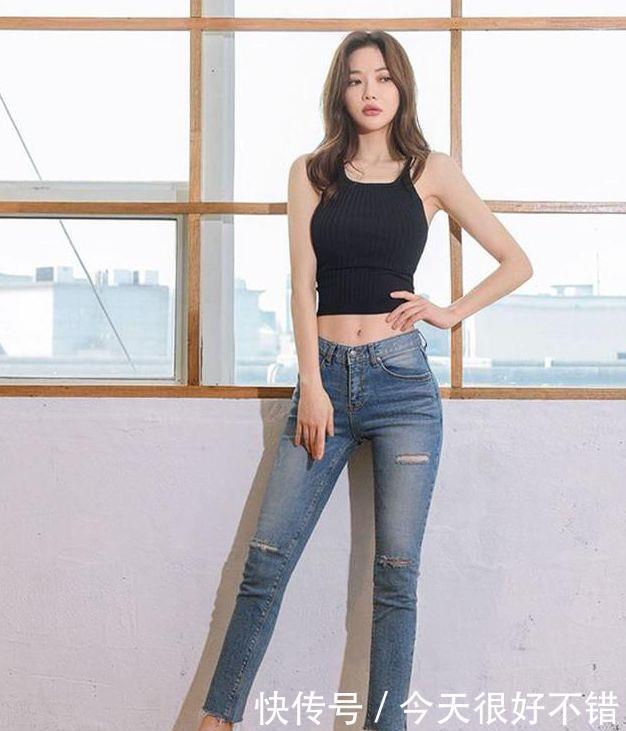 紧身裤|妩媚优雅的牛仔裤美女，绽放青春魅力，活力感十足，凹凸有致