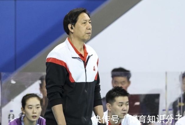 中国女排|女排主帅迟迟未定!蔡斌、王宝泉抗衡各有优势,排协该如何选择?