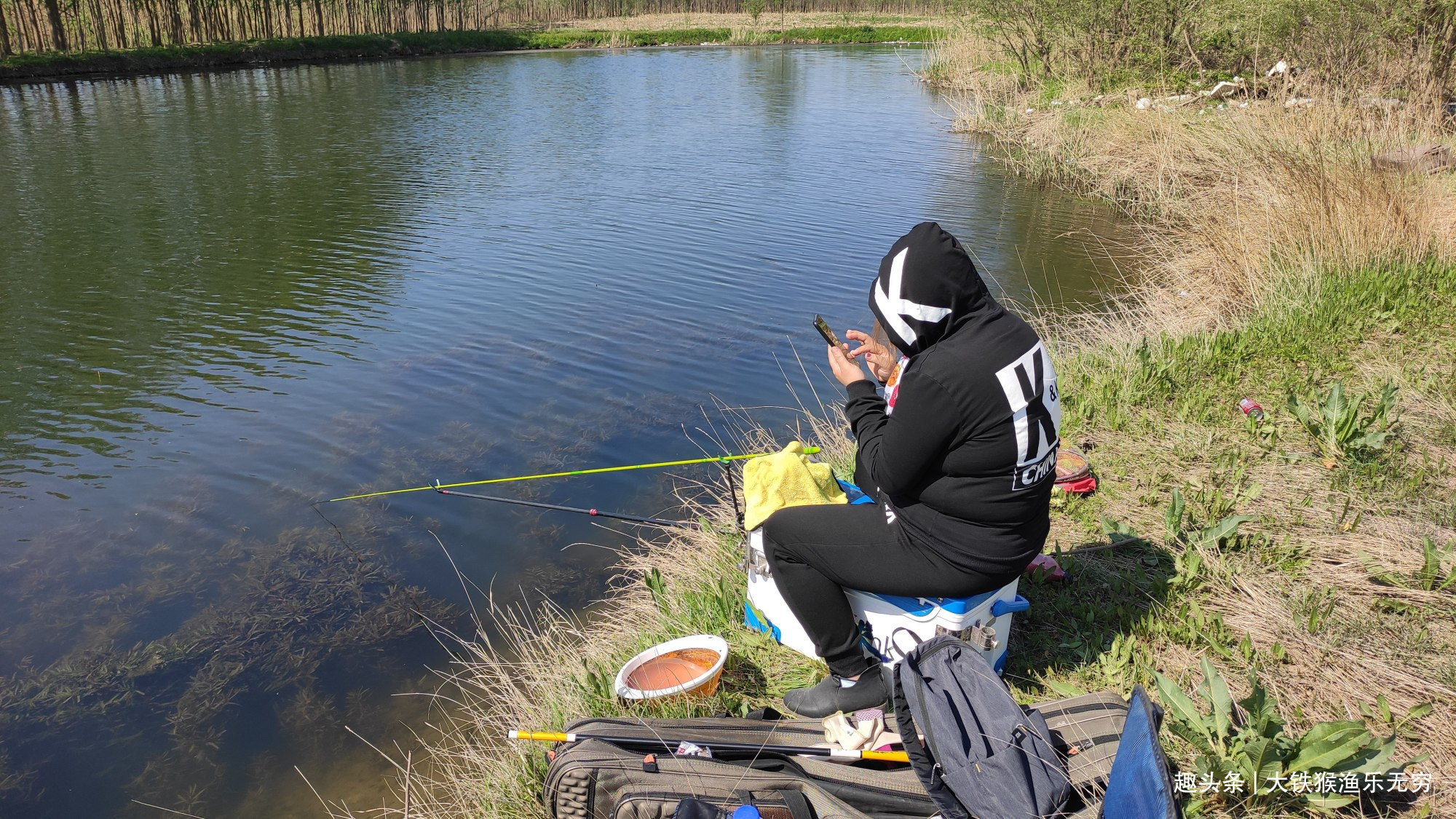 鱼苗|无赖河霸日益增多，野河不让钓鱼，百万野钓大军将何去何从