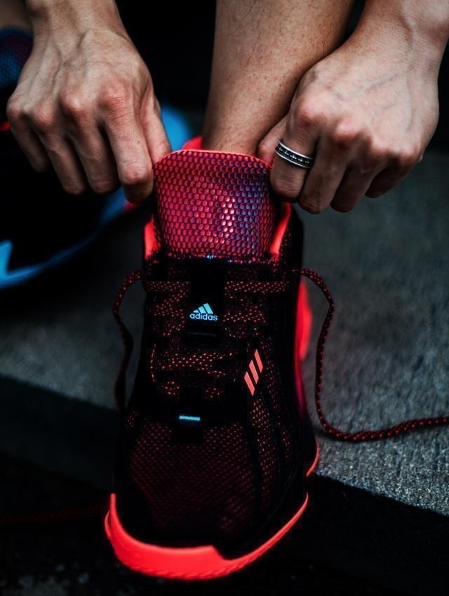 visionary 鸳鸯撞色+裸眼3D!上脚这双鞋,谁都忍不住多看两眼