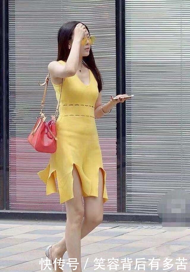  时尚|街拍：美丽性感时尚的美女，穿衣走心这种类型的养眼！