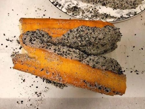 火爆全网的油条麻糍安排上，一口香糯，两口酥香~