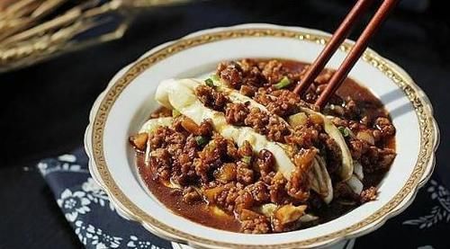  茄子此做法美味，去腥提香简单，好吃到舔盘，几天就想吃一次