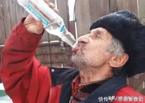 酒杯|看了俄罗斯人的下酒菜,东北爷们默默放下酒杯你们赢了