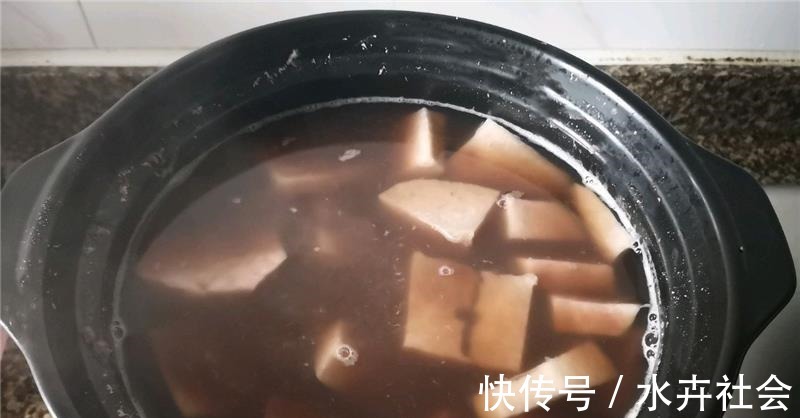 红豆|红豆加一宝,隔三差五吃,头发乌黑亮丽,口臭也没了,女人要多吃