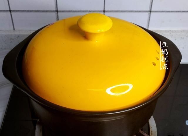 煮2分钟即成，这夏日甜汤，口感清甜，常喝通肠去燥不长细纹