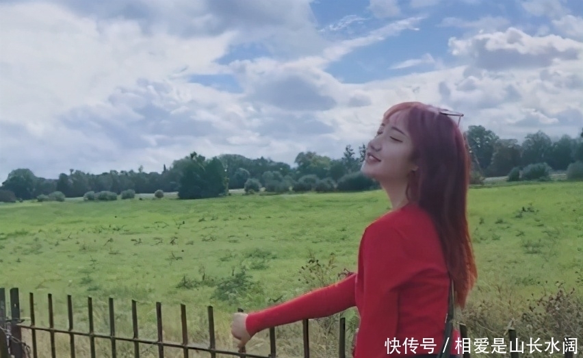 豪横|“豪横爸爸”看望女儿火了，因租房太小边哭边转账：心里不是滋味