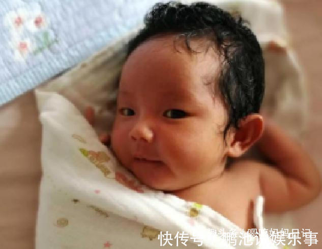 宝宝|小时睡枕头和不睡枕头的孩子,长大后头型和骨骼差距明显,得注意