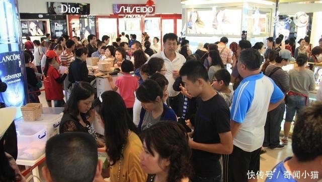老年|揭秘海外旅游骗局:免税店才是最大的坑,购物三大误区请谨慎
