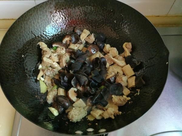 这菜一年四季都不过期，一买就是三四斤，鲜嫩营养，怎么都吃不腻