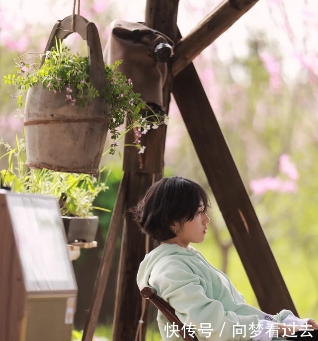 向往的生活|热播的“向往5”,腊肠配烤鸡,都是市民向往的野味生活