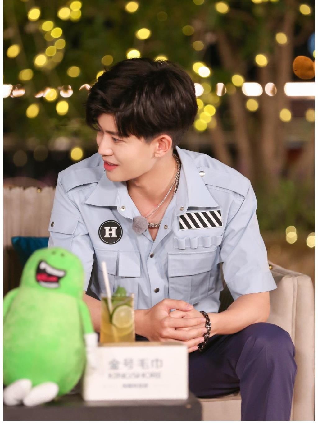 嗨放派收官，舞王任嘉伦炫技“燃爆”舞台，他的执着让人心生敬畏