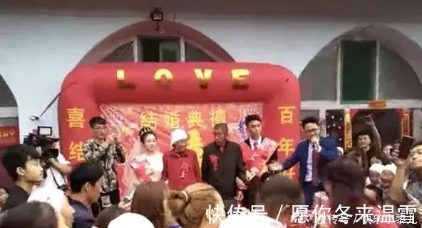 心理健康|11个姐姐凑32万给弟弟买房,网友:为了报答父母“不杀之恩”