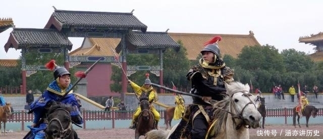 上三旗|满清八旗级别高,地位高,上三旗和下五旗有什么区别?