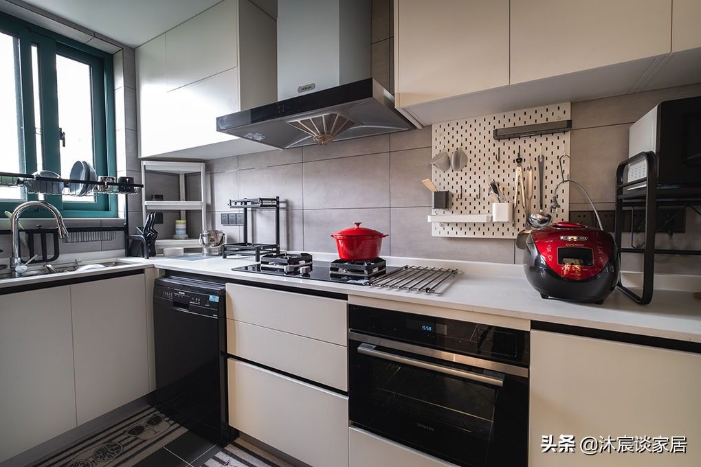 背景|这才是年轻人的理想宅，简约时尚、干净清爽，收纳能力还超强