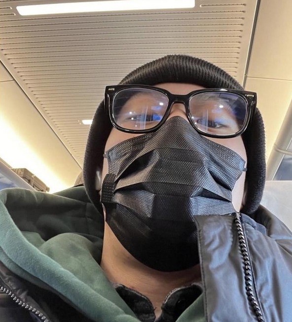 |搞笑,张镇麟晒戴眼镜帅照,广东宏远教练:请停止在我们头上暴扣