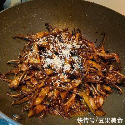  下班还点啥外卖，这道夜宵下酒-麻辣鸭舌快到飞起