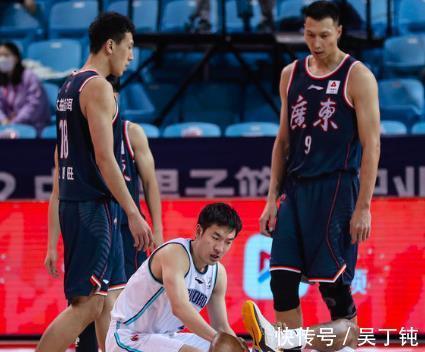 狠话|一回合放倒2个全场伤3个,易建联也下水?昔日李春江狠话犹在回荡