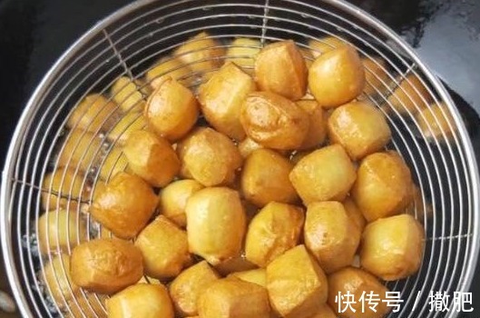 2碗面粉1个鸡蛋,做家人爱吃的小零食,焦香酥脆,上桌就吃光