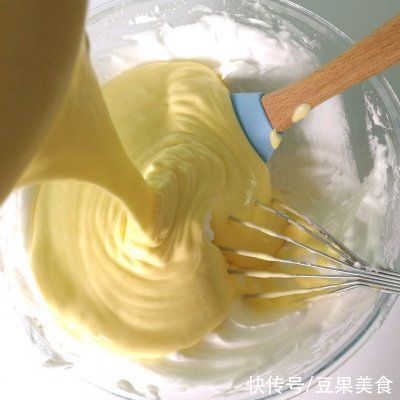 做法简单零失败的不粘模具一样轻松烤戚风蛋糕