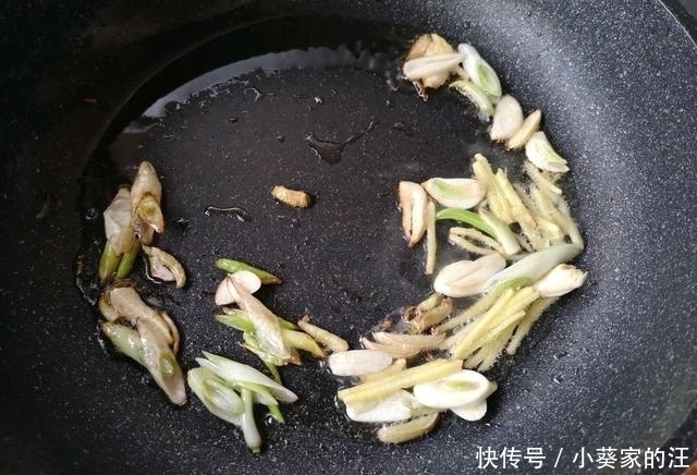 适量|鸡胸肉此做法简直太赞了,比宫保鸡丁还好吃,开胃又下饭