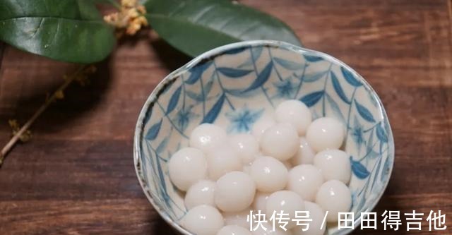 这碗热甜品被南方人当成宝!深秋季节就爱来一碗,软糯香甜又养颜!