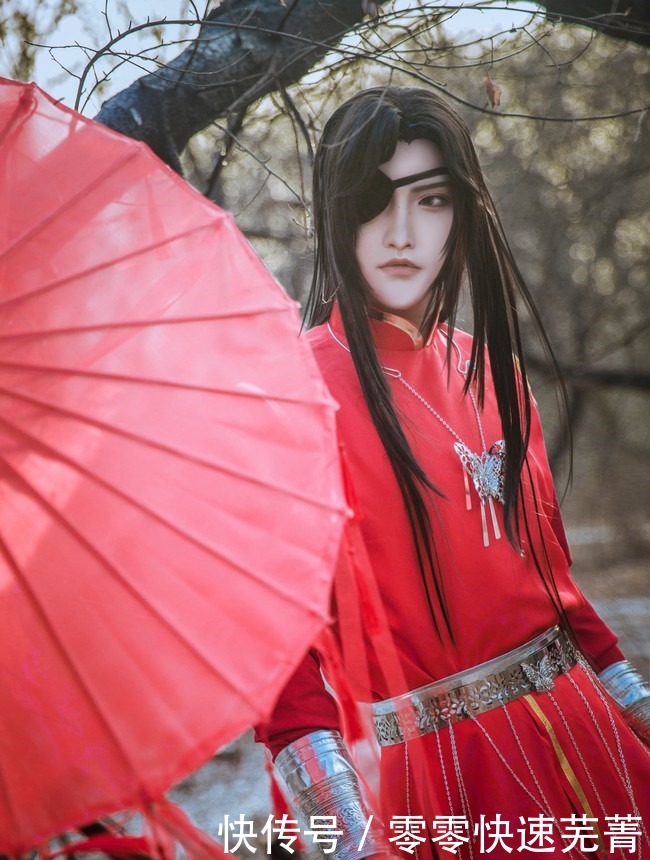 天官赐福Cos这个花城婚服绝了！网友是羡慕不来的身高和颜值