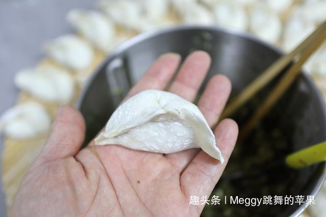 好吃|茄子馅饺子怎么做才好吃加2个小料,酱香浓郁,比放肉的还抢手