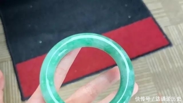 瑕疵|这样的翡翠手镯才可能一直升值