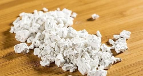 泡水|黄芪与3“物”泡水,滋补气血,活血通瘀,可以使女人拥有好气色