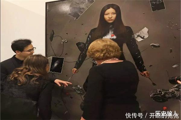 草莓@周松画了一颗烂草莓,卖了20万,看看专家如何评价