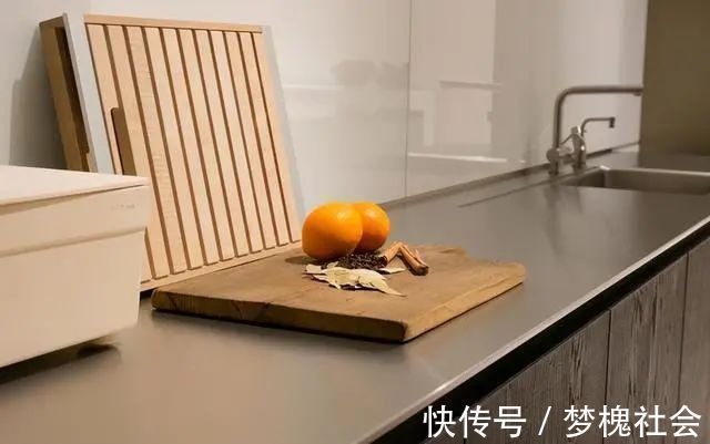 橱柜|入住2年真实体验:不锈钢橱柜能不能安装?很多家庭被坑惨了
