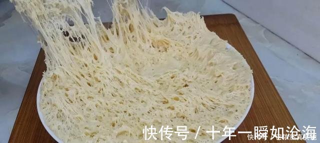 创意|1斤红豆，3勺面粉，擀一擀烙一烙，做出创意烧饼，比面包香甜好吃！