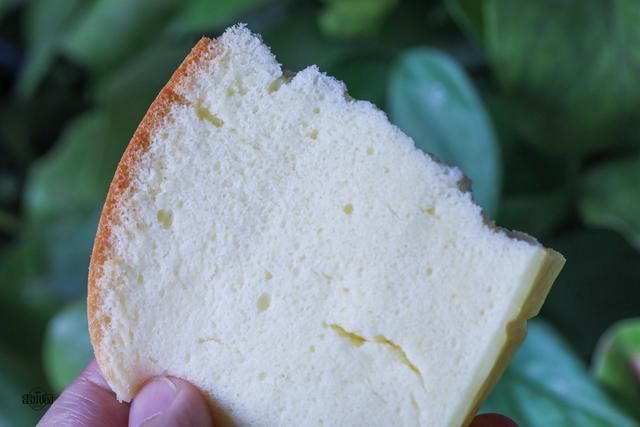 蛋黄|网红抖臀蛋糕,用手轻碰就一直抖个不停,迫不及待咬下一口,真香