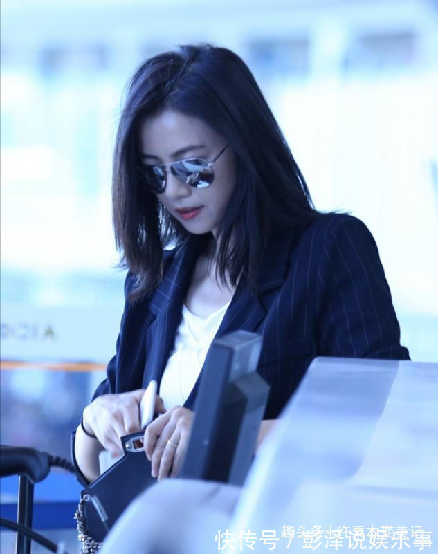 梨花头 女人过了50岁尽量别留长发、烫卷发!推荐这4种发型,真洋气