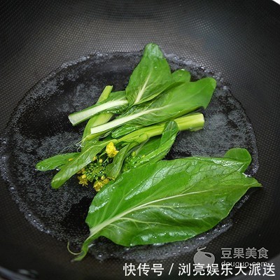  豆果|#一道菜表白豆果美食#老广的味道- 腊味煲仔饭