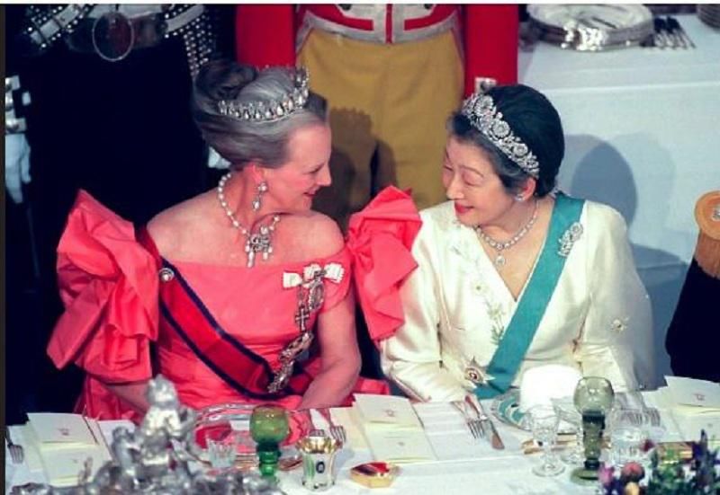 皇后|这套首饰是日本皇室的象征，只有皇后能佩戴，雅子至今才戴过耳钉