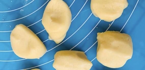 萌萌哒的菠萝包