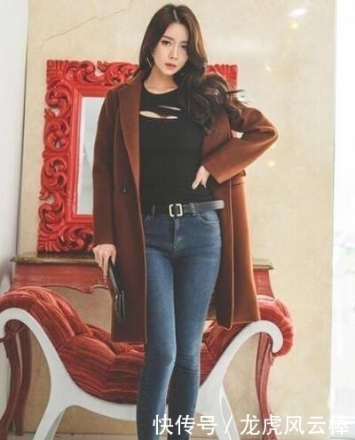 甜美优雅的风格的牛仔裤,穿上不紧绷,修身的版型上身超级显瘦